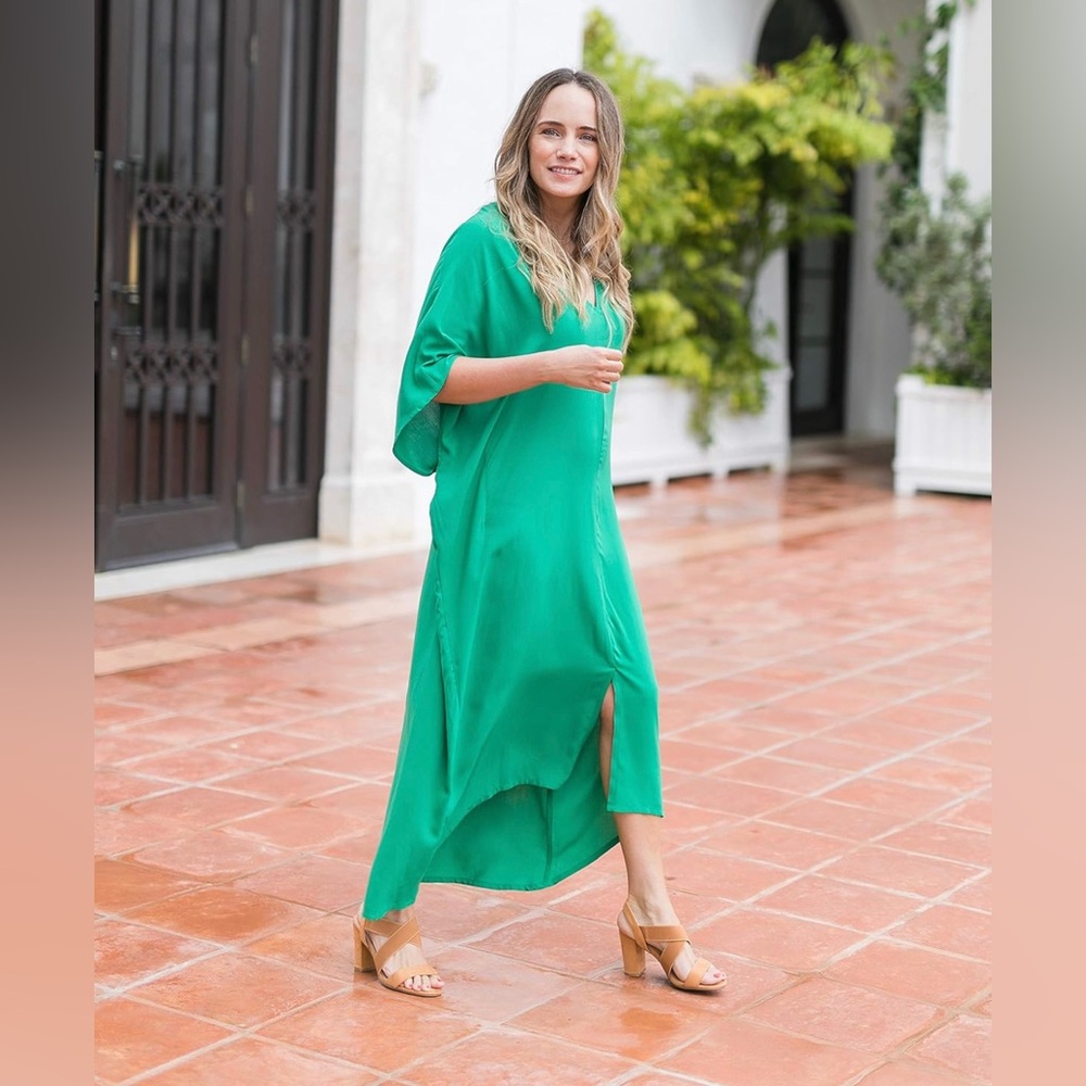 NWT Grace Atwood x The Drop Green V-Neck Kaftan